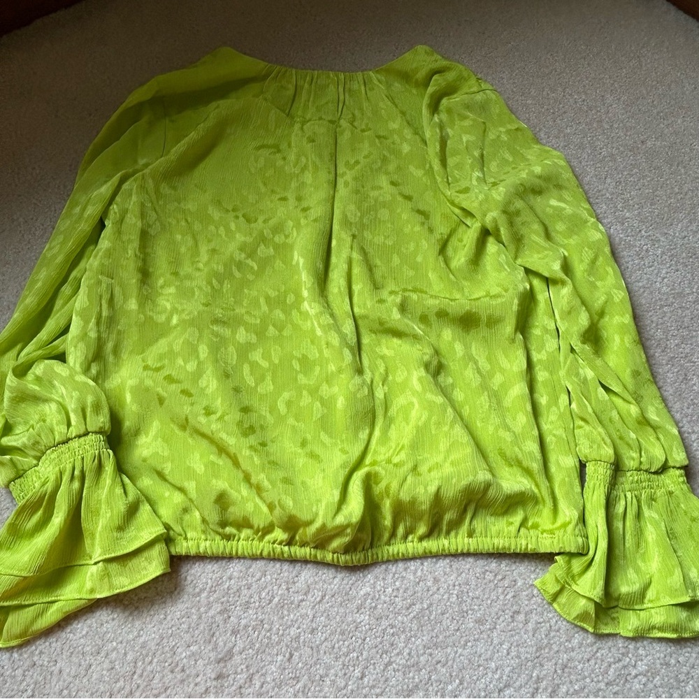 GORGEOUS 💚💚💚INC INTERNATIONAL CONCEPTS LONG SLEEVED TOP NWOT - Picture 7 of 10